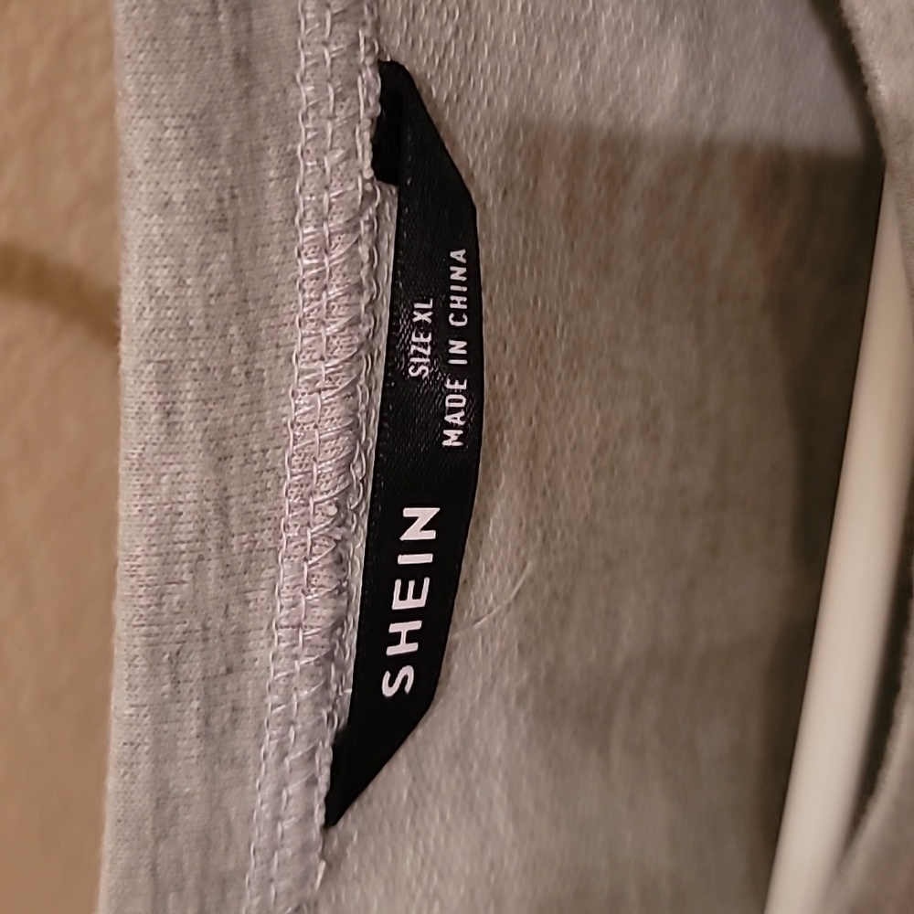 Men's basic tee 🩶 - Picture 2 of 4